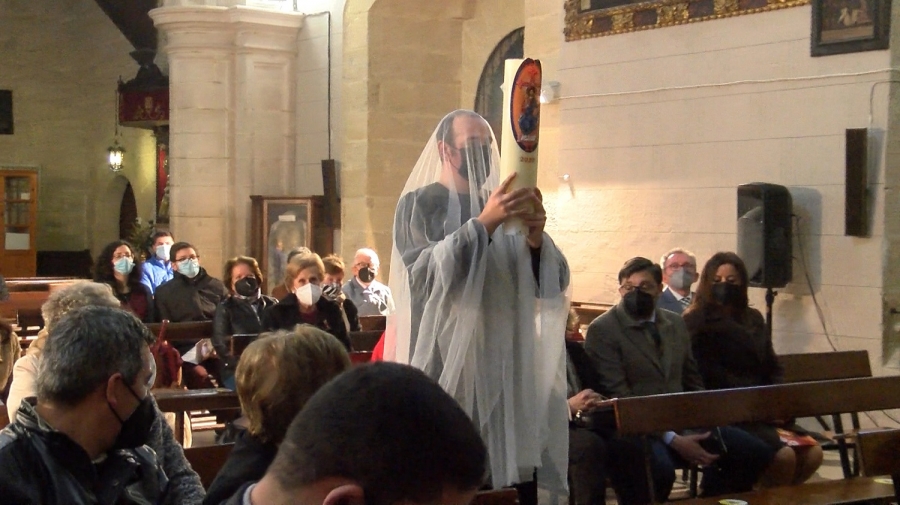 El Hermano Mayor Miguel Becerra protagonizó el acto final que representaba la Resurrección de Cristo.