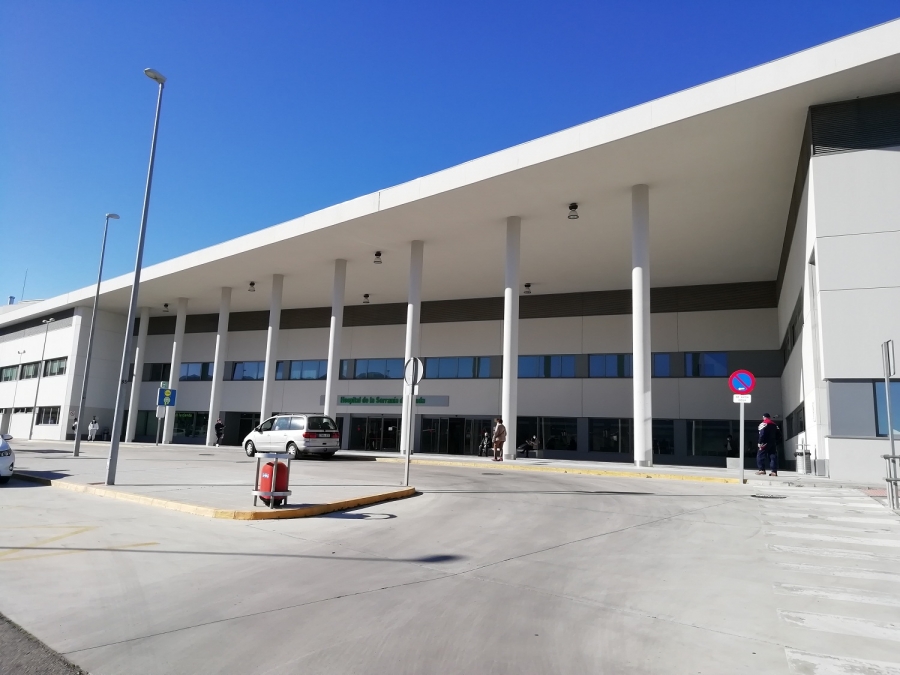 La cifra actual de pacientes con coronavirus en el Hospital Comarcal se eleva a 17, cinco de los cuales se encuentran en la Unidad de Cuidados Intensivos.