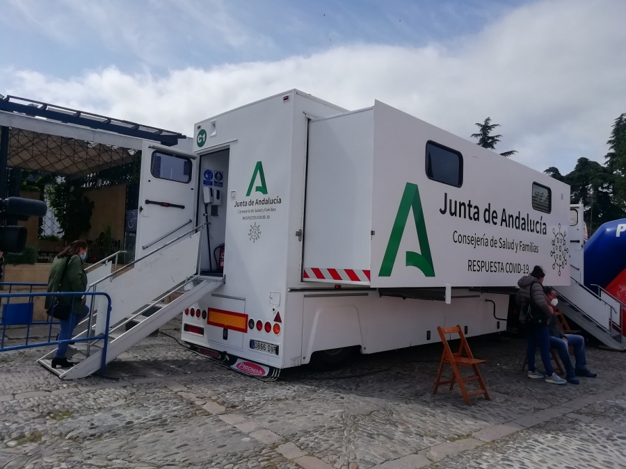 Estos días el personal sanitario administrará la vacuna de Moderna a pacientes correspondientes al grupo de prioridad siete.
