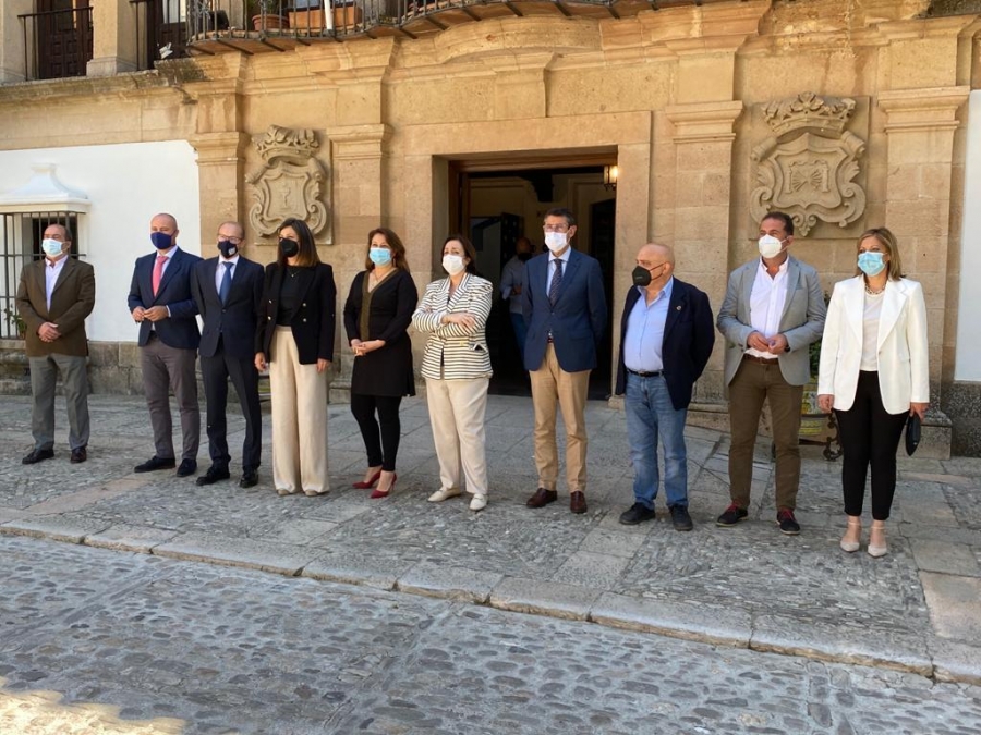 La consejera de Agricultura ha detallado el plan del gobierno andaluz para modernizar 26 OCAs de Andalucía.