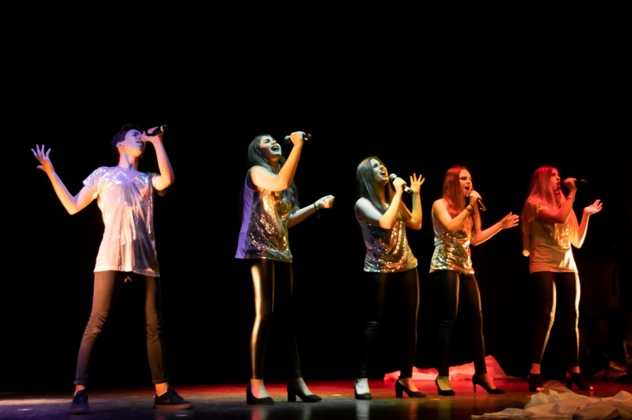 La puesta en escena del quinteto que interpretó Euphoria le valió su pase a la final.