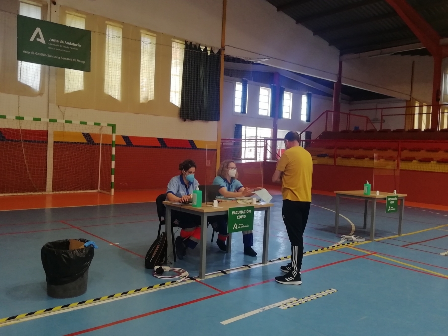 En los próximos días los vecinos andaluces que tengan entre 40 y 50 años podrán acceder a la vacunación contra el COVID-19.