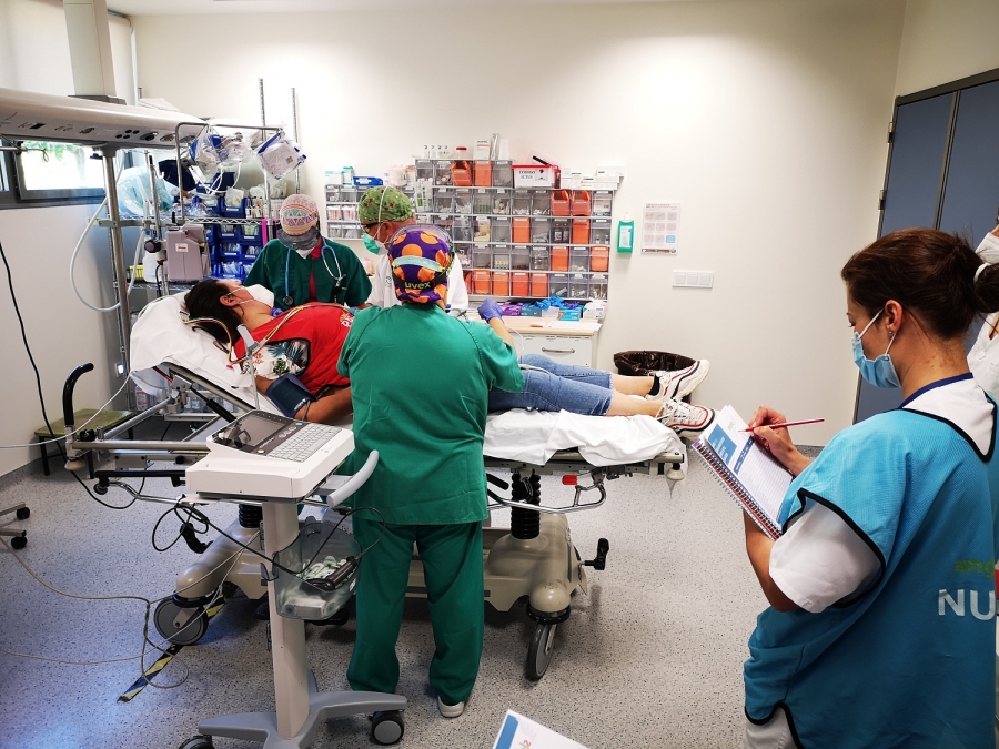 En esta actividad se han involucrado profesionales de la atención prehospitalaria e intrahospitalaria.