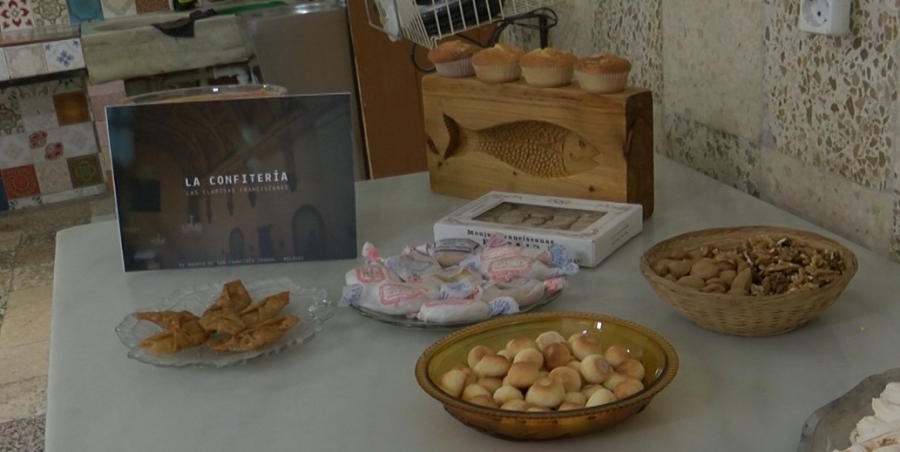 El libro contiene 18 recetas de dulces artesanales