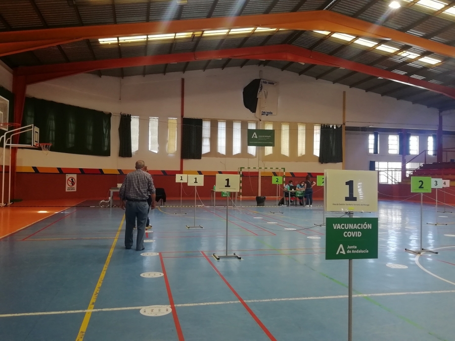 Los grupos etarios de entre 40 y 69 años podrán acudir a vacunarse sin cita previa en horario de mañana entre este sábado y el próximo viernes.