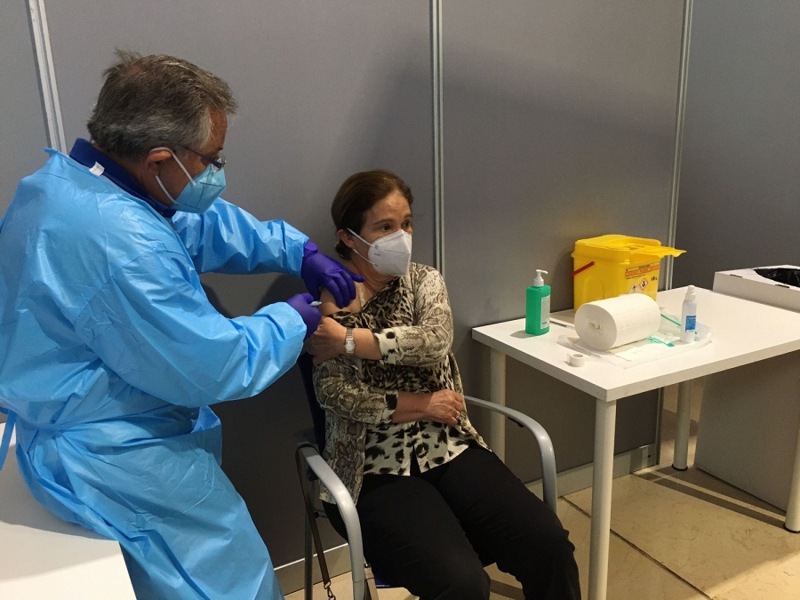 Los mayores de entre 40 y 69 años pueden acudir al punto de vacunación sin cita previa para recibir una única dosis de Janssen