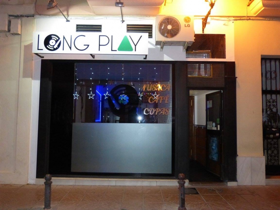 El pub Long Play, situado en calle Molino, abrió sus puertas en febrero de 2016