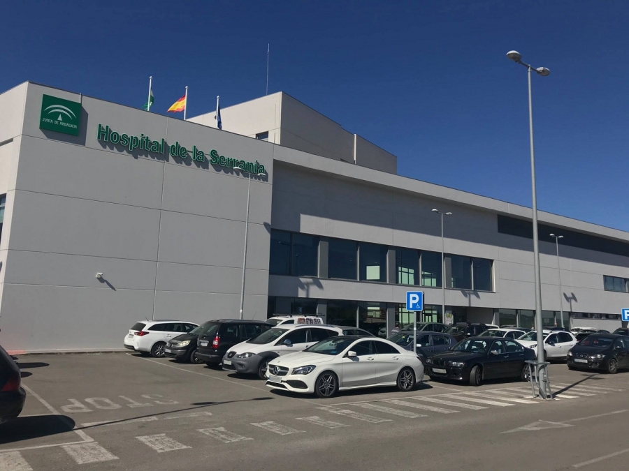 El Hospital de la Serranía dispone de ochos camas UCI, varias de ellas ocupadas por pacientes COVID y de otras patologías.