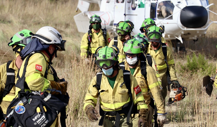El fuego obligó al desalojo de 2.670 personas y provocó la muerte de un bombero forestal.