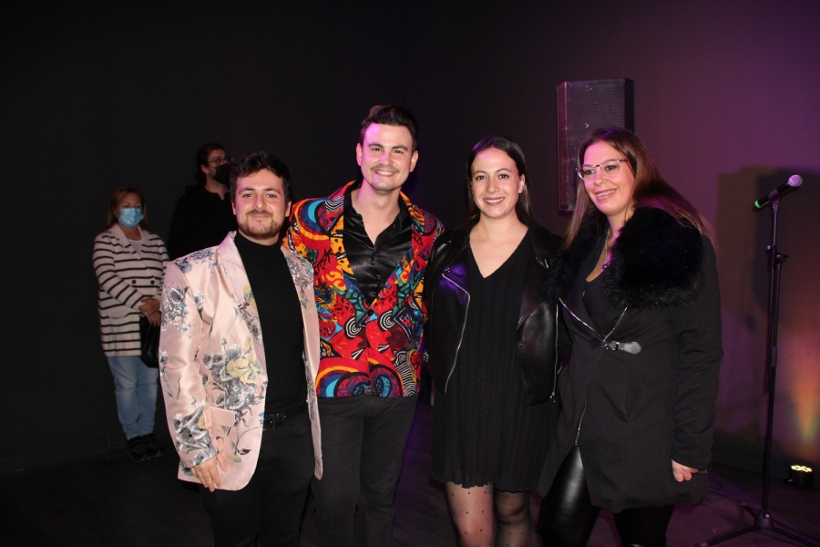 Nazario, María Villalón y Ainhoa Pérez junto al director Ángel Manzano, segundo por la derecha.