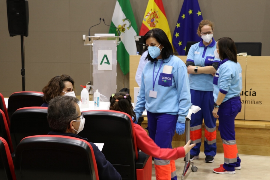 La vacunación infantil contra el COVID-19 continúa llevándose a cabo en el Hospital Comarcal.