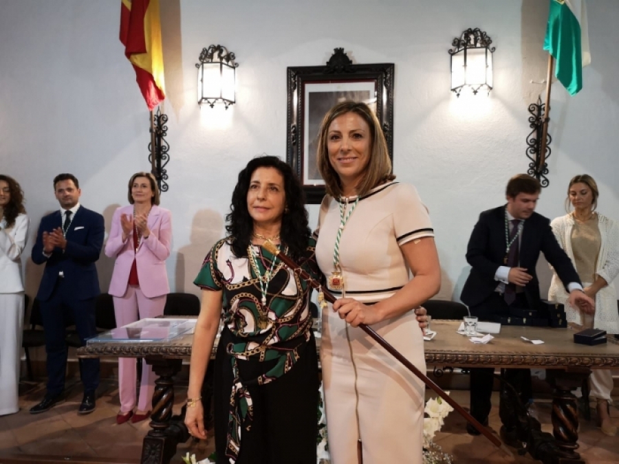 Josefa Valle y Mª Paz Fernández durante la toma de posesión en 2019
