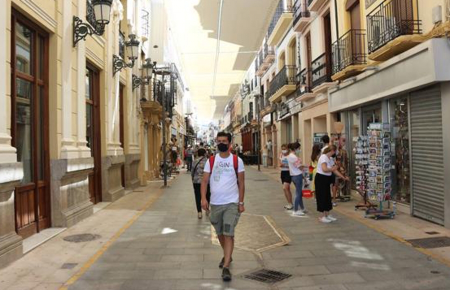 El Ayuntamiento invirtió 40.000 euros el pasado verano en el entoldado del primer tramo de Carrera Espinel