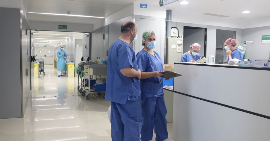 La cifra de ingresos relacionados con la pandemia aumenta a 14, dos de ellos en la UCI.