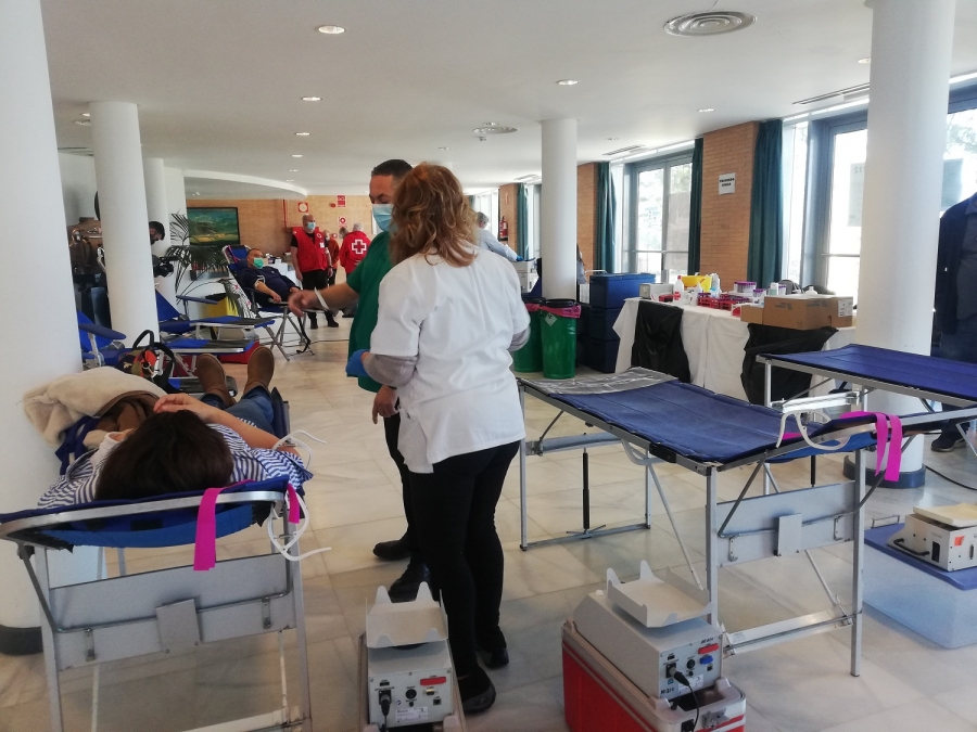 La colecta, que finalizará mañana, se está realizando en la entrada del teatro Vicente Espinel