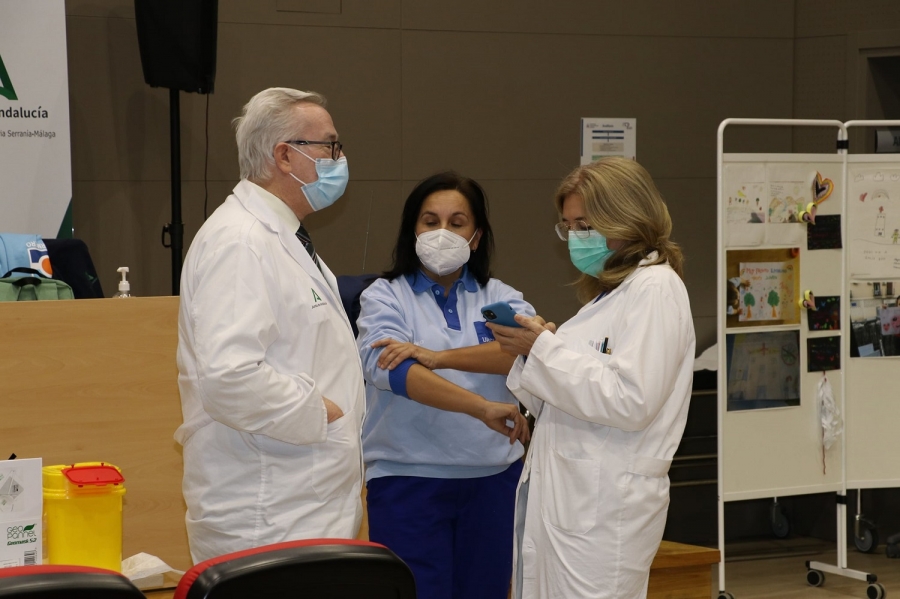 Los pacientes con inmunosupresión ya pueden vacunarse de una segunda dosis de refuerzo, la cuarta para algunos de ellos.