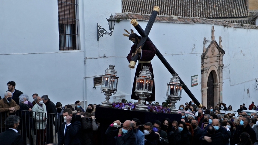 El traslado comenzó a las 19.00h y transcurrió por las calles Santa Cecilia, Virgen de los Remedios, Plaza España, Puente Nuevo, calle Armiñán, Tenorio, San Juan de Letrán, plaza del Gigante y San Juan Bosco.