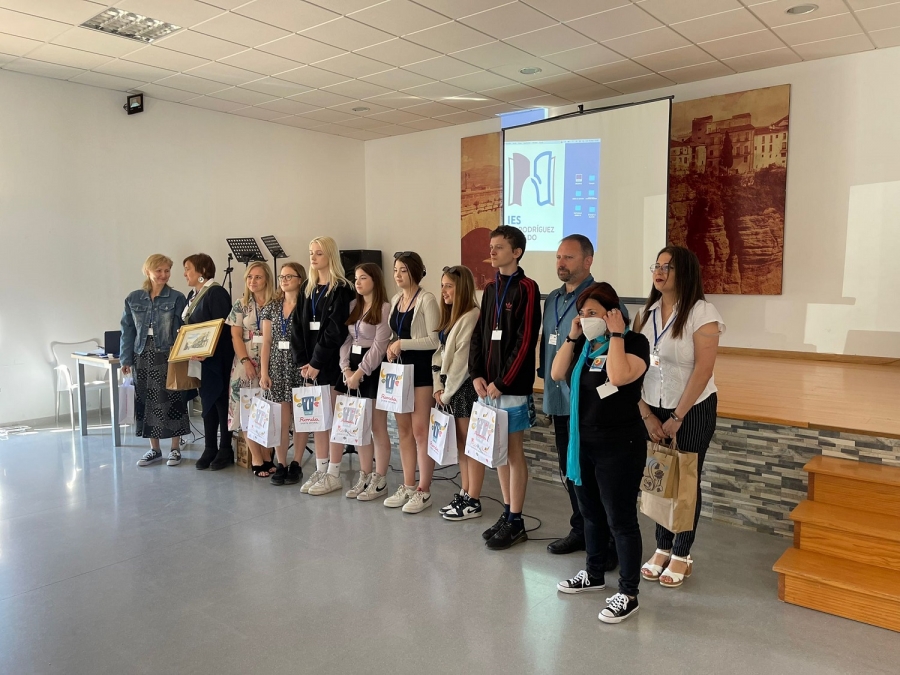 El centro de mayores ha acogido esta mañana una recepción oficial de los visitantes que participarán en el proyecto.