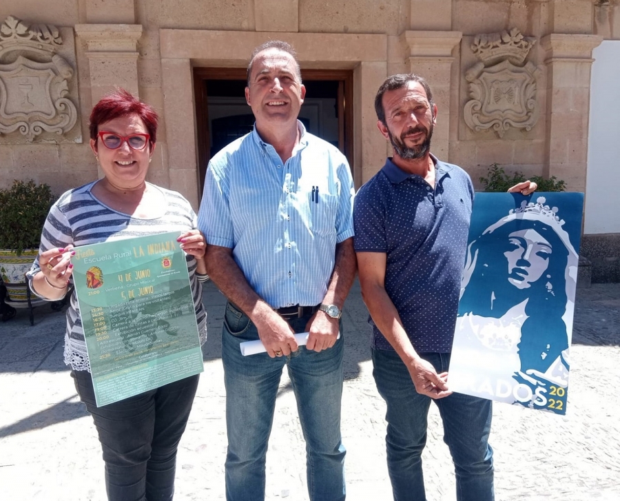 El edil de Pedanías (en el centro) junto a Fernández y Becerra.
