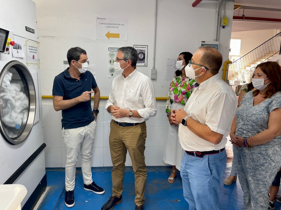 Salado visitó las instalaciones junto con la vicepresidenta segunda de Diputación, Natacha Rivas.