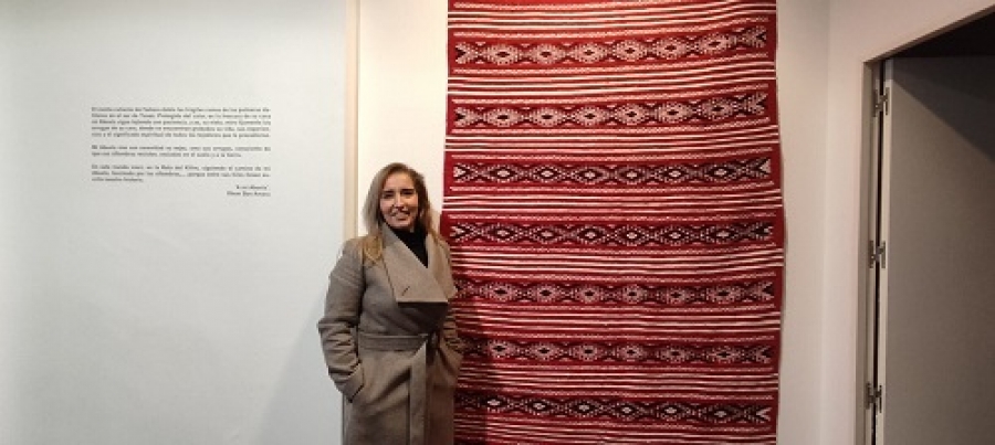 Ilhem expone sus creaciones en la primera planta de Toro Tapas