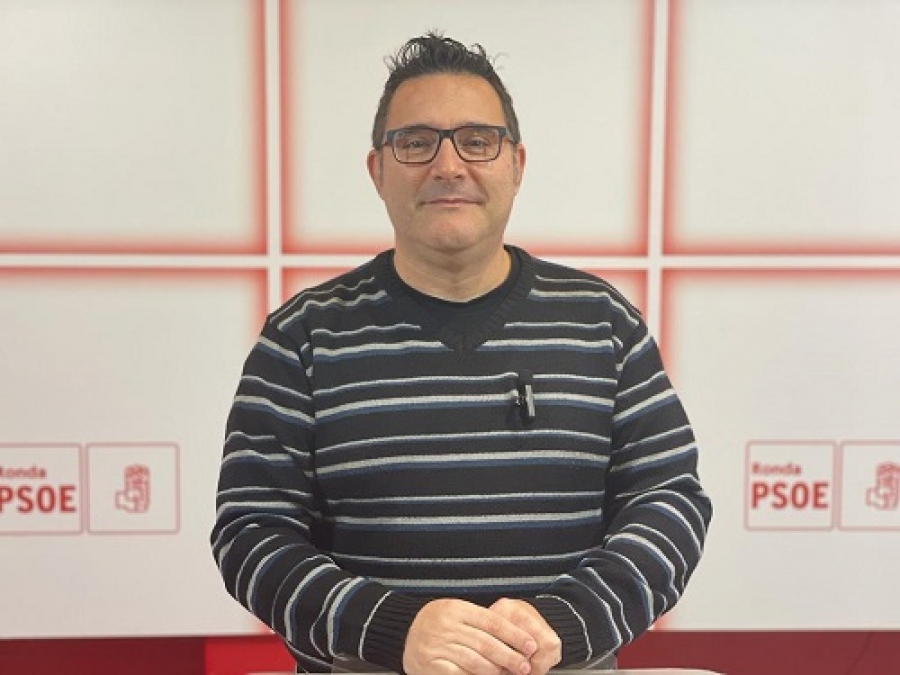 El concejal ha pedido explicaciones sobre la falta de transporte urbano de ayer