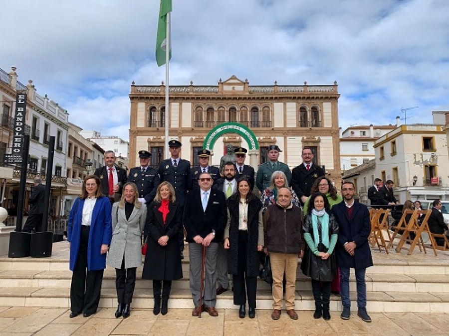 Al acto han asistido diversas autoridades civiles y militares