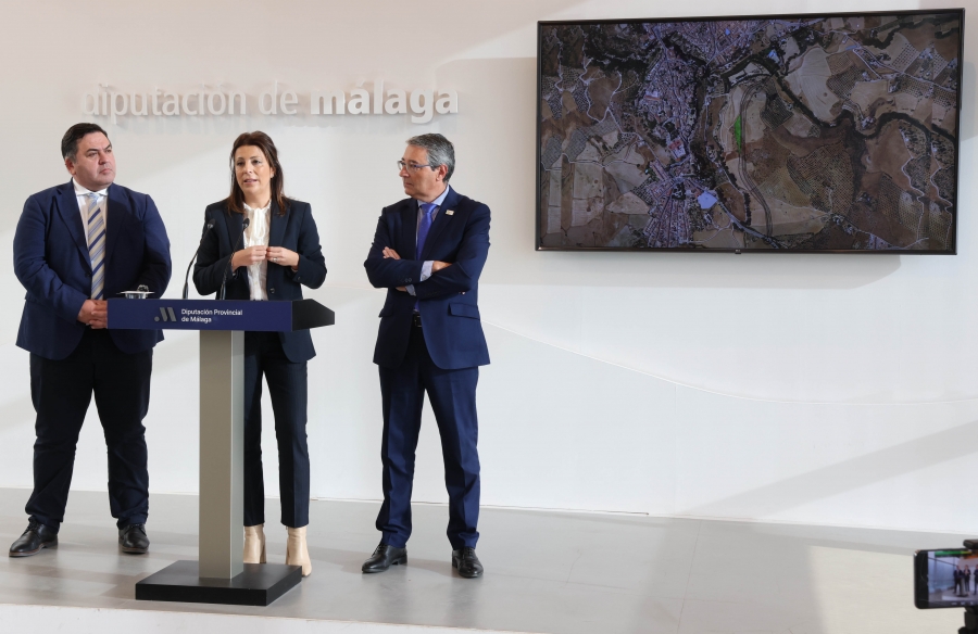 La regidora rondeña, el presidente de la institución supramunicipal y el diputado provincial Javier Quero también han anunciado la finalización de la innovación al PGOU necesaria para su ejecución.