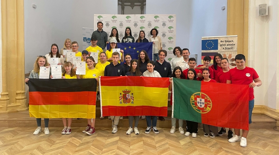 Foto de familia de los grupos participantes en el proyecto