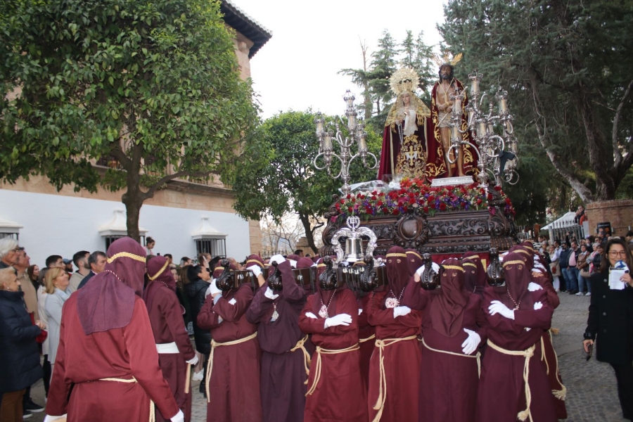 Un momento de la Estación de Penitencia del Ecce Homo y la Señora del Buen Amor en la tarde de este Jueves Santo.