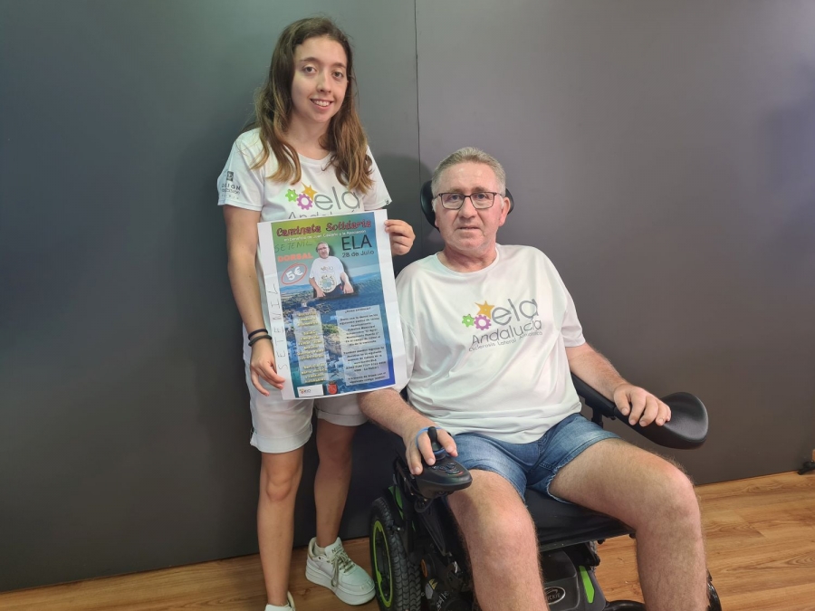 Juan Castaño con su hija, María del Mar Castaño, en los estudios de Canal Charry.