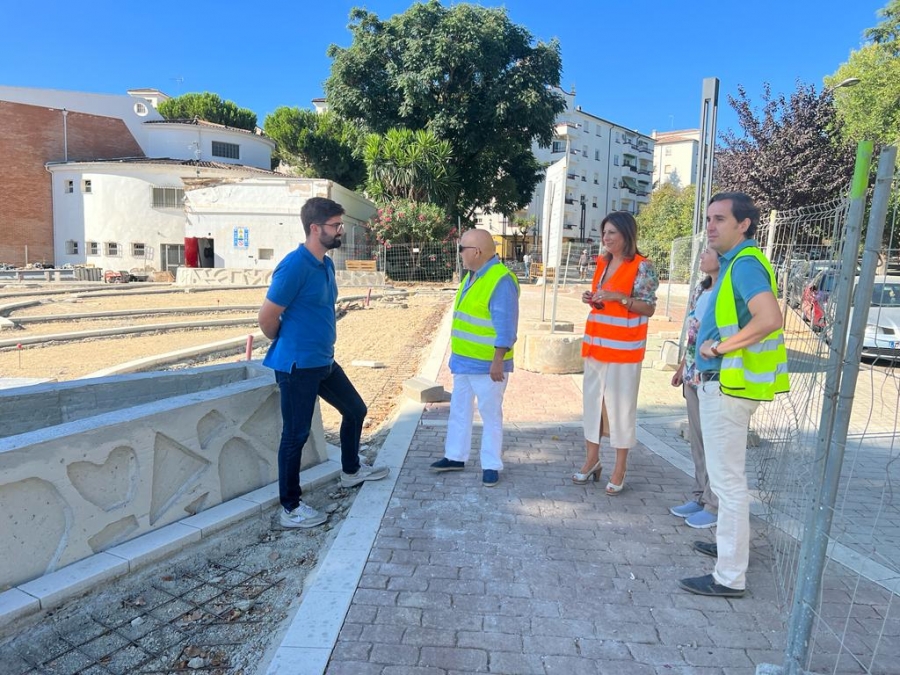 La alcaldesa en su visita a las obras