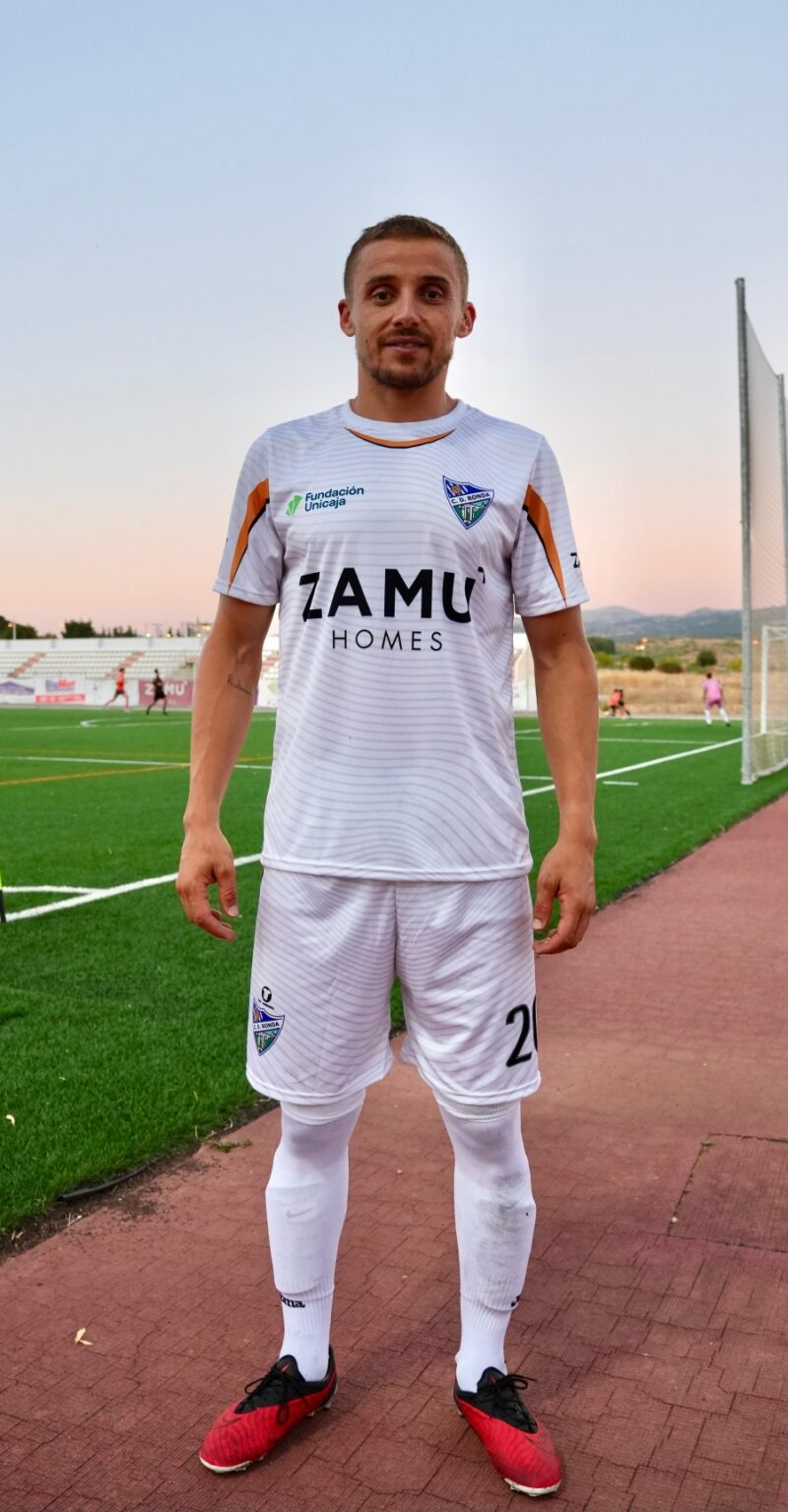 El defensa, de 35 años de edad, ha sido parte fundamental en la historia del mejor juvenil que ha tenido el fútbol local, consiguiendo el ascenso a Liga Nacional