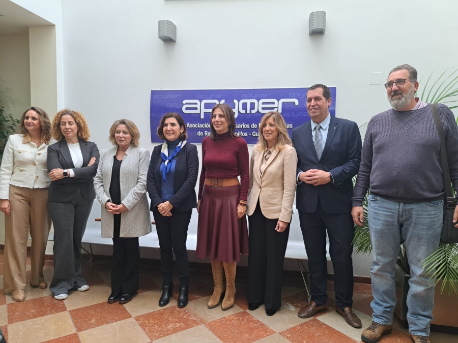 La consejera en su visita a APYMER