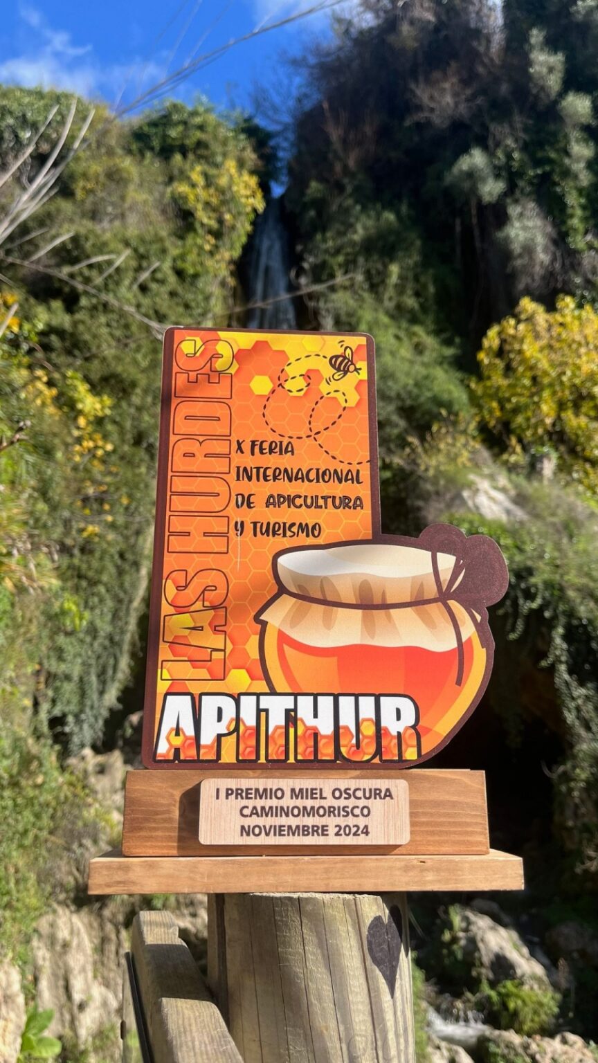 Galindo ha conseguido el premio a mejor miel oscura en la X Feria Internacional de la Apicultura y el Turismo de las Hurdes