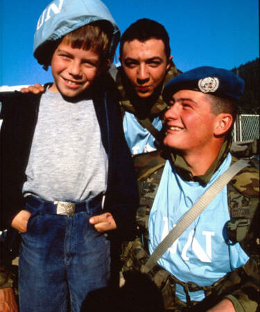 Legionarios de la Agrupación Táctica Málaga, durante el despliegue en la antigua Yugoslavia en la década de los 90