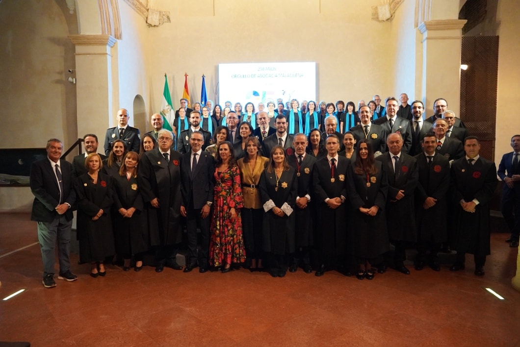 Foto de familia en el Convento de Santo Domingo.