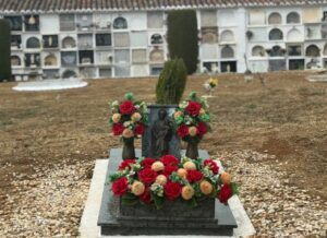 Uno de los patios del Cementerio de San Lorenzo