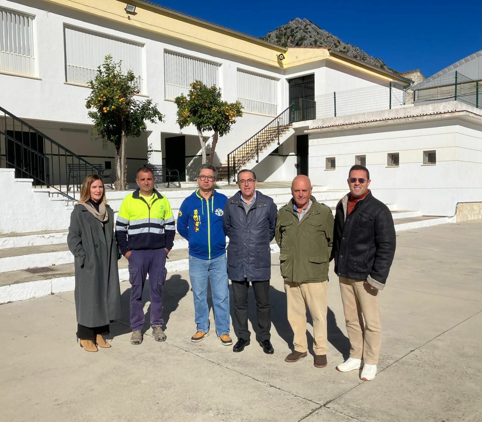 El delegado de Desarrollo Educativo y Formación Profesional, Miguel Briones, ha visitado algunos de los centros beneficiados