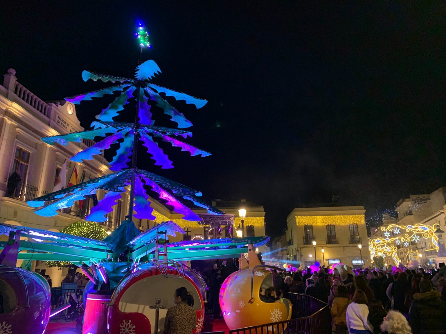 La plaza de España ha acogido el acto del encendido