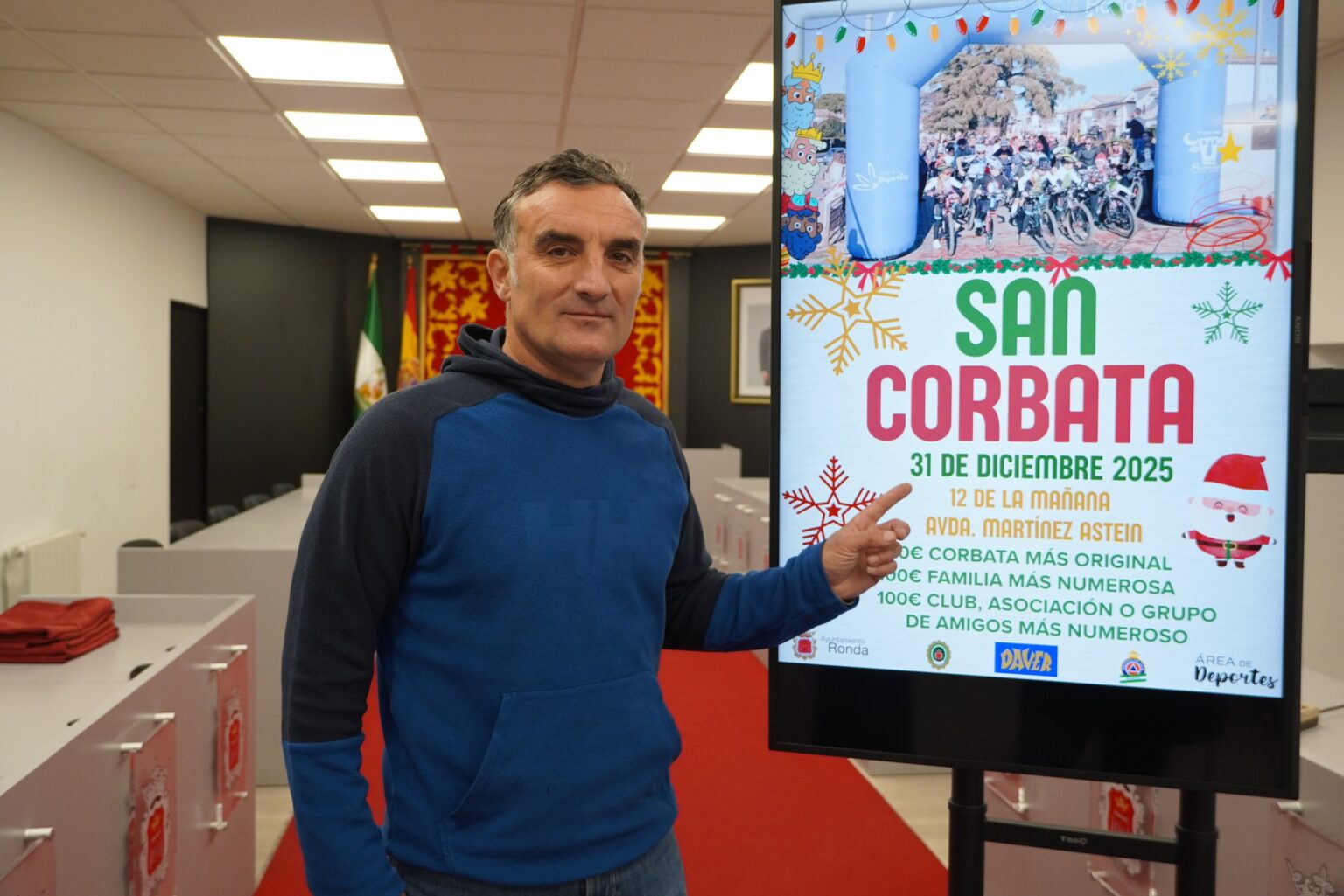 El concejal de Deportes, Bernardo Crespo, en rueda de prensa