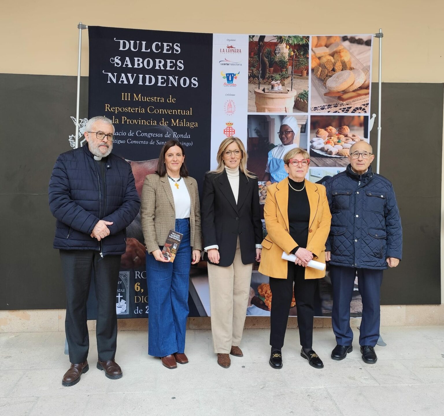 Foto de familia en la presentación del evento