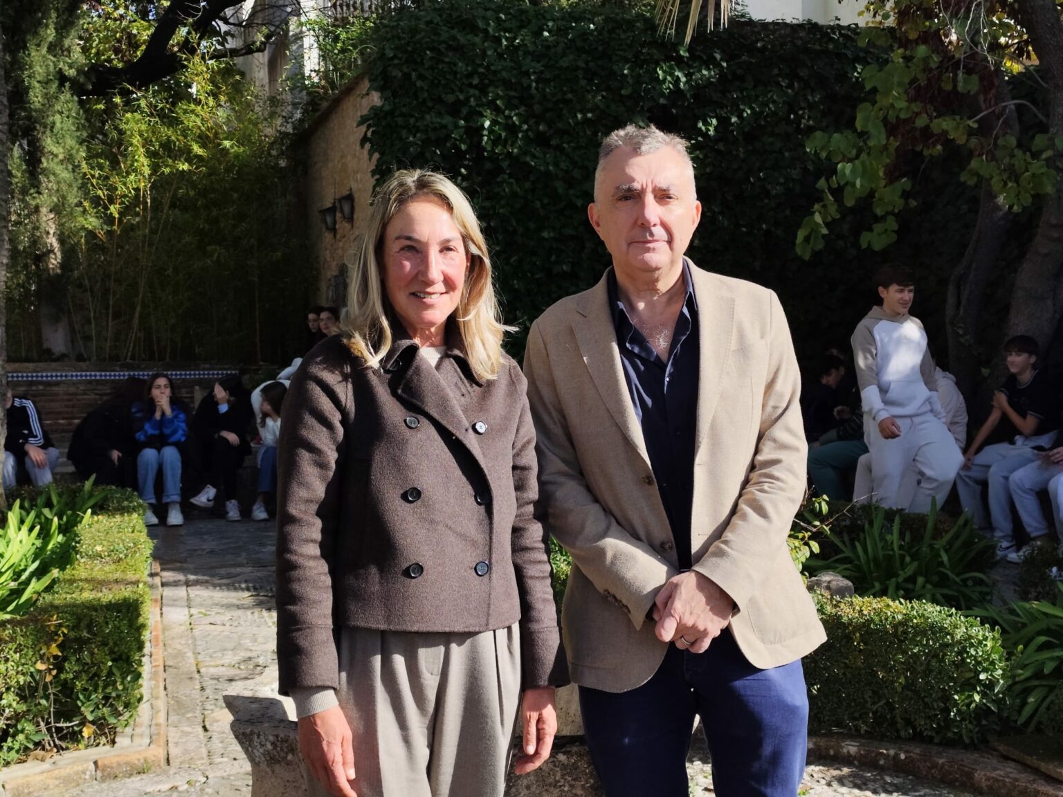 Vilas, junto a la concejal de Educación, Alicia López