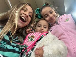 Alegría disfruta animando a su equipo: el Real Betis Balompié