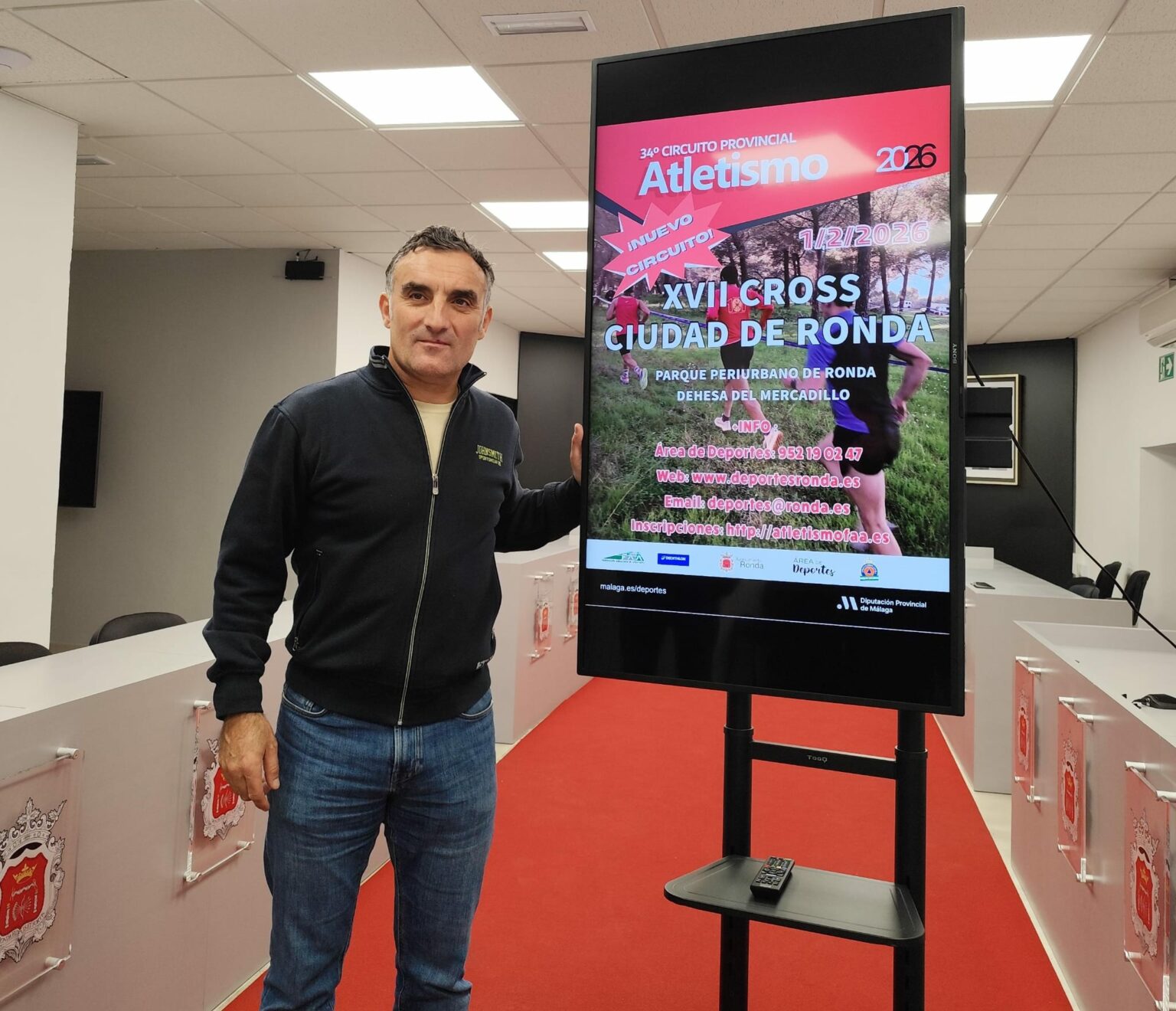 El delegado de Deportes, Bernardo Crespo, en rueda de prensa