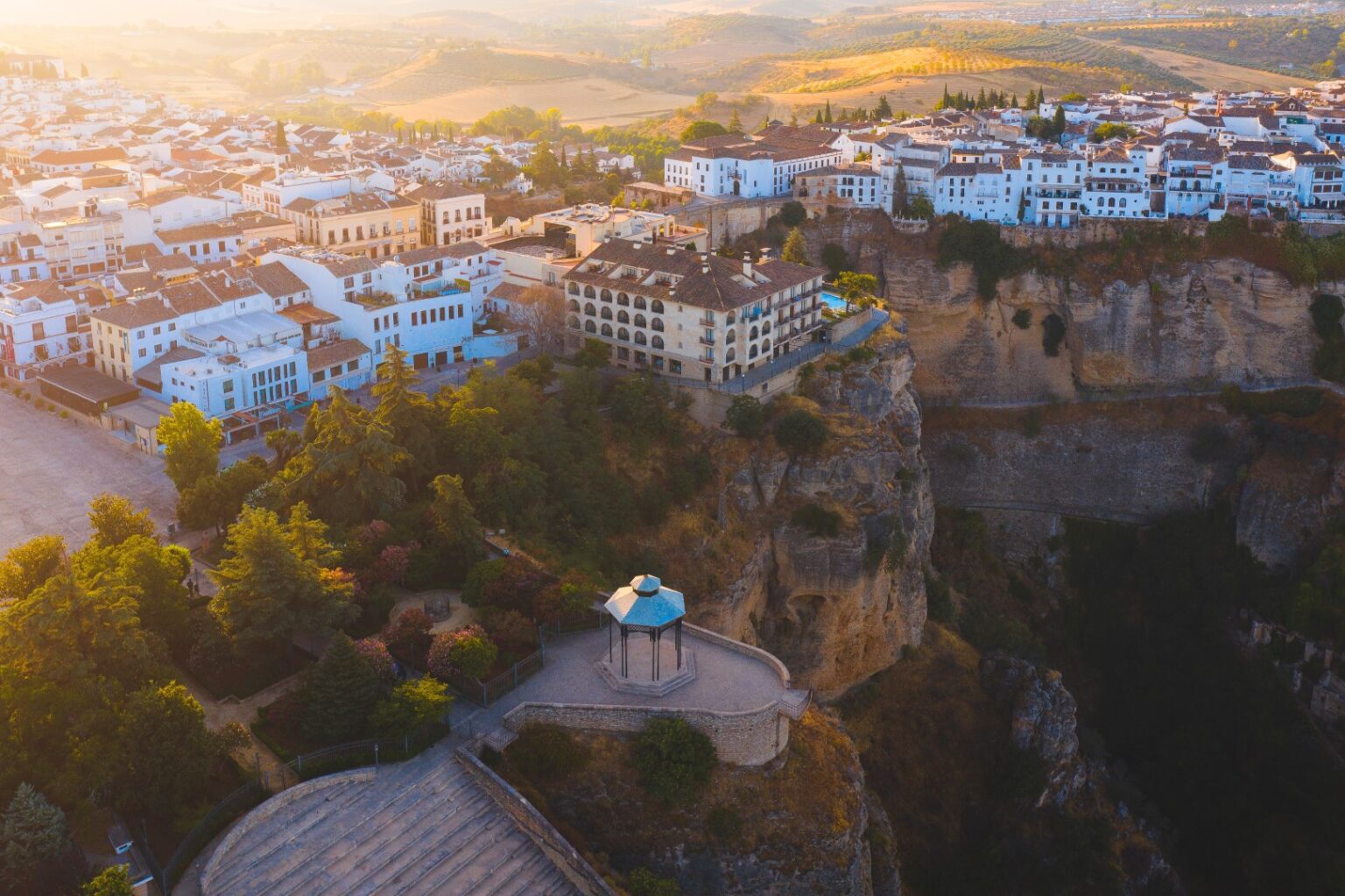 La iniciativa estará sometida a un seguimiento, que supondrá la revisión de su grado de cumplimiento cada dos años