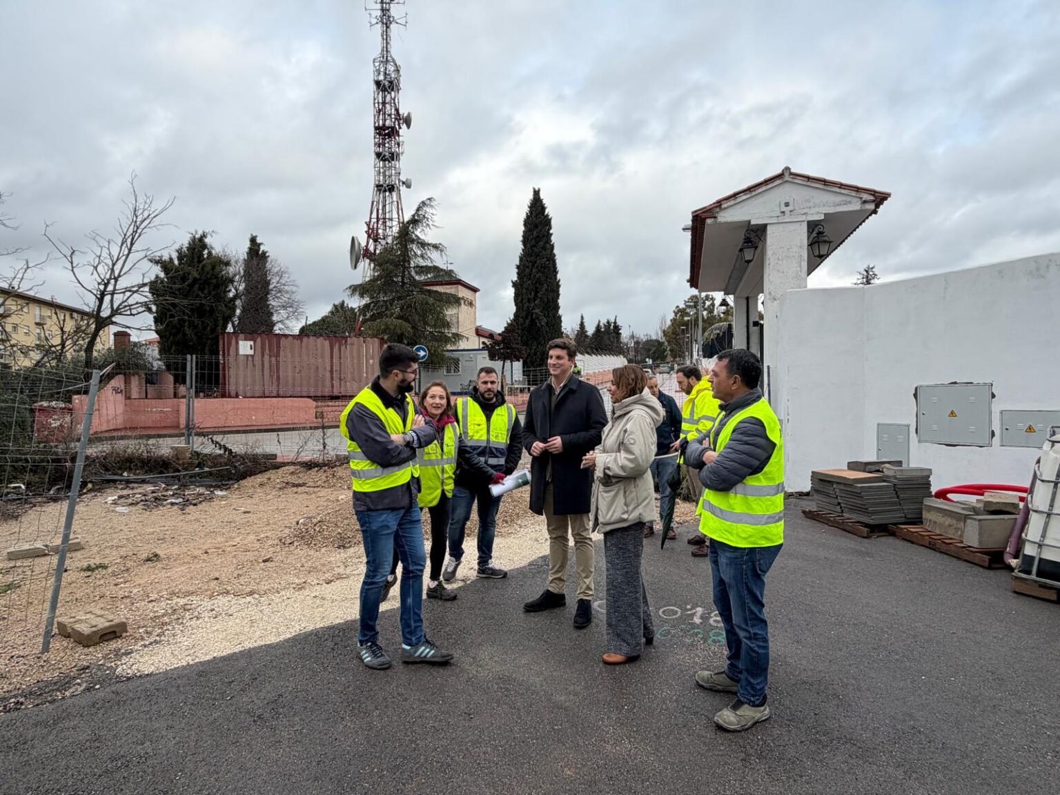 Los delegados de Obras y Tráfico, Concha Muñoz y Jorge Fernández, respectivamente, han visitado la zona