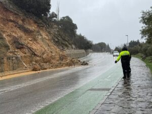 La vía que une La Planilla con el barrio de San Francisco se encuentra cortada temporalmente
