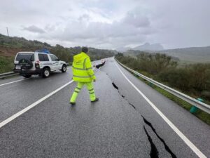 La A-374, entre Ronda y Sevilla, es una de las más afectadas