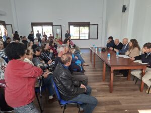 El subdelegado del Gobierno ha mantenido un encuentro en esta localidad con miembros de la corporación municipal y vecinos